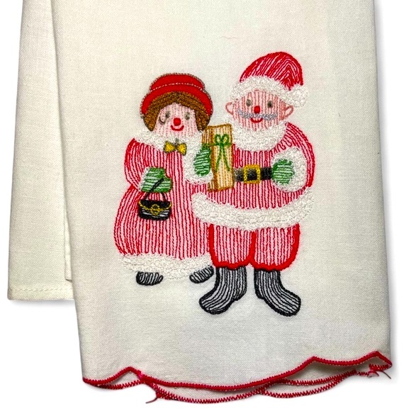 Embroidered Christmas Garland Mr&Mrs Claus Mouse Holly Hand Fingertip Towel Set - Picture 6 of 16